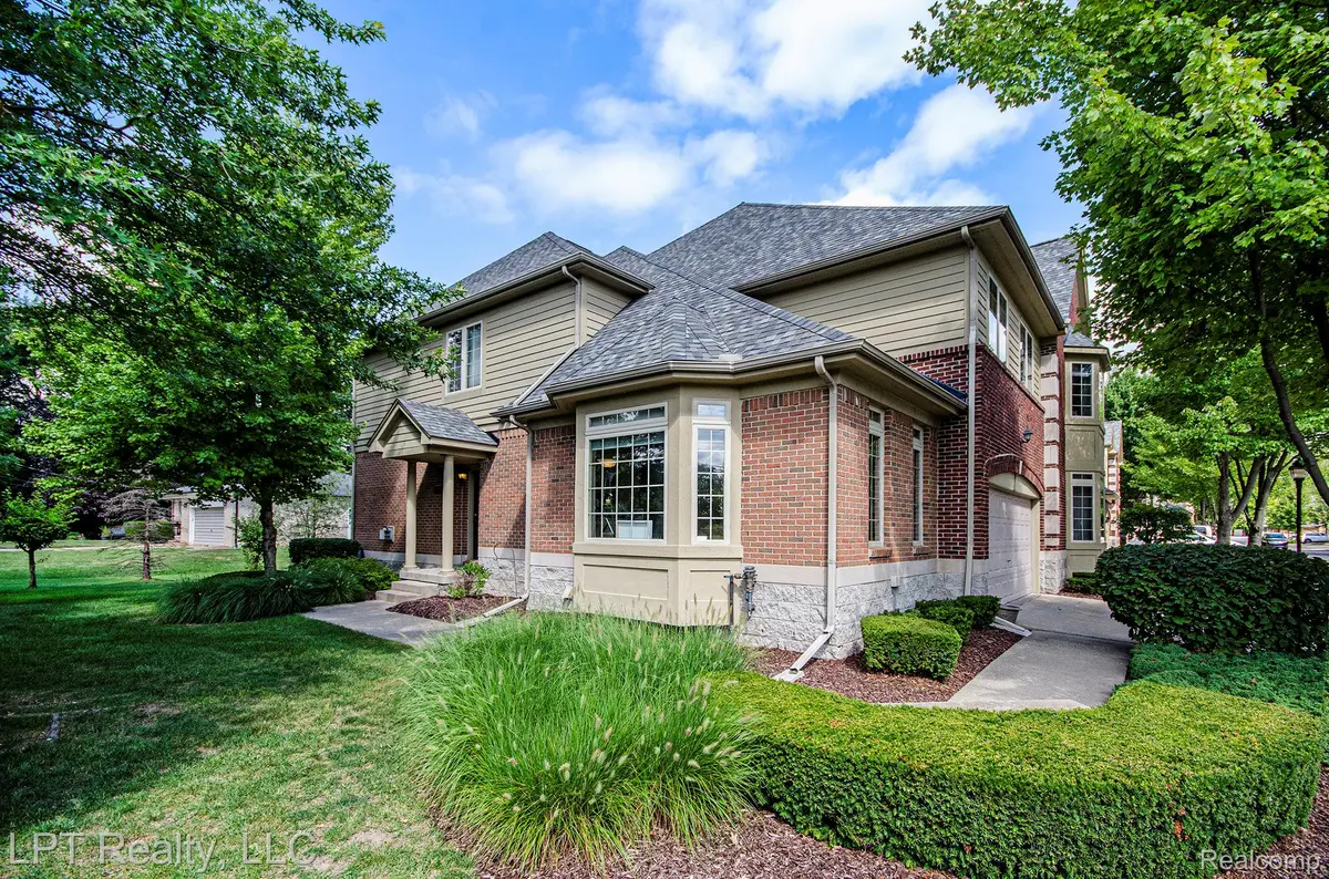 53043 CELTIC DR, Shelby Twp, MI 48315