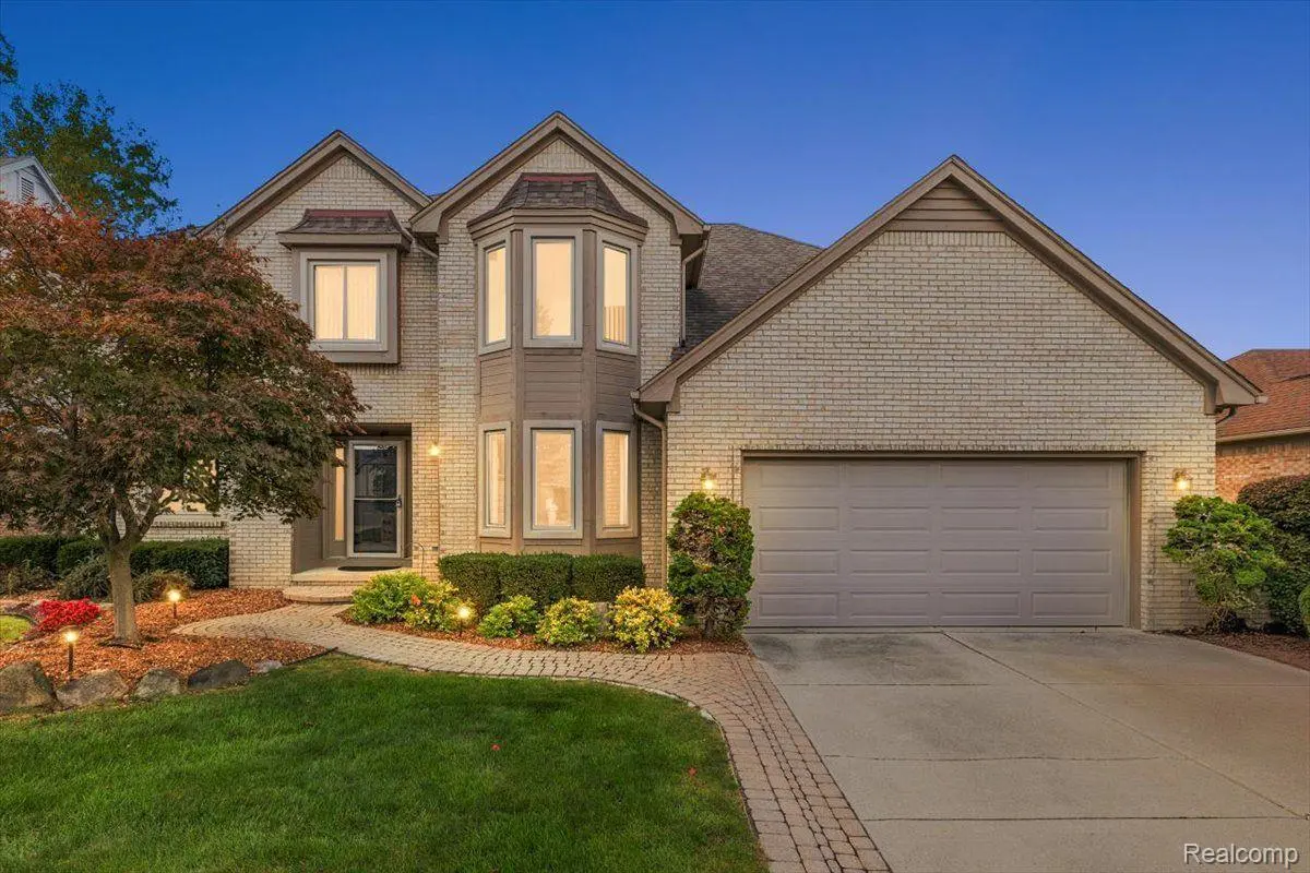 53335 GREGORY DR, Macomb Twp, MI 48042