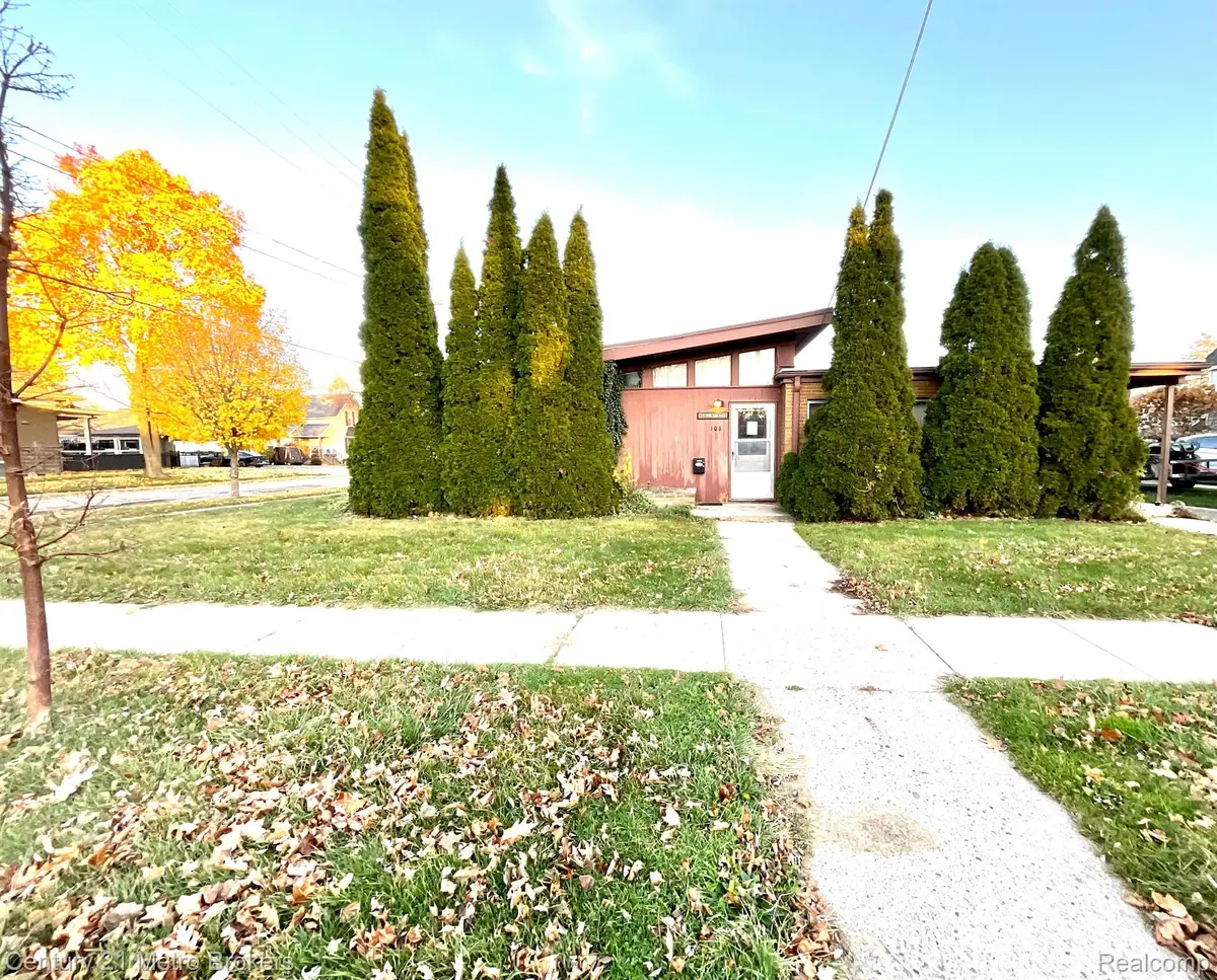 106 N MARQUETTE ST, Durand, MI 48429