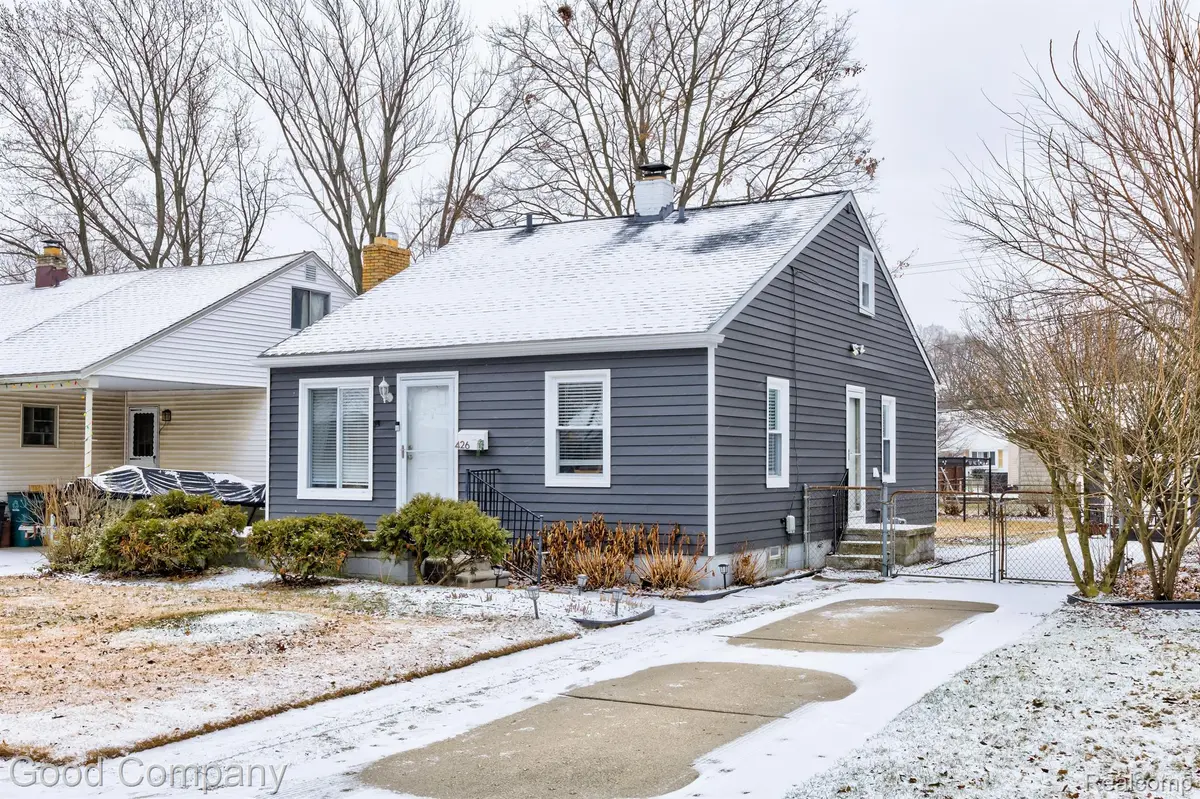 426 ALLEN AVE, Clawson, MI 48017