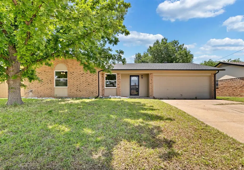 6028 Herschel Drive, Watauga, TX 76148