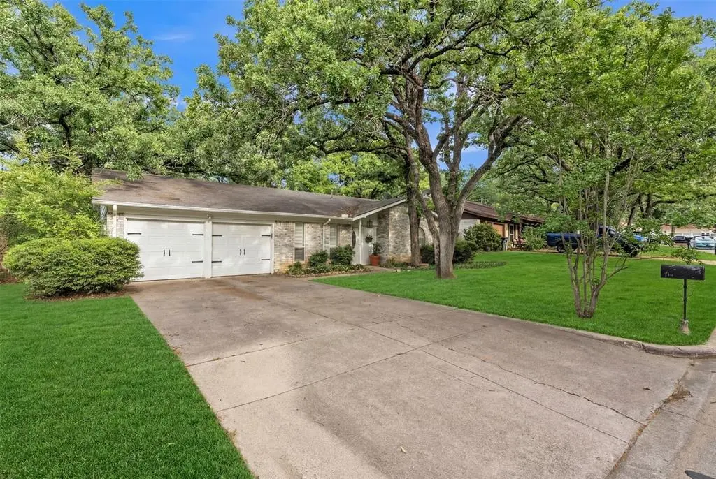 2908 Nancy Circle, Arlington, TX 76013