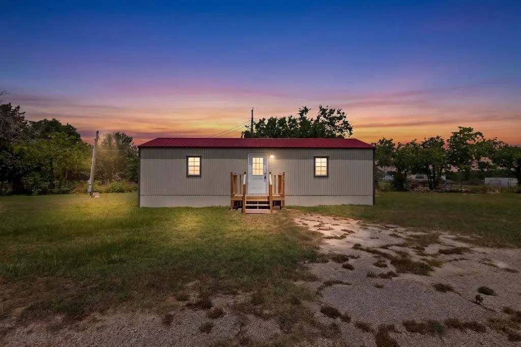 1657 E 2nd Street, Cleburne, TX 76031