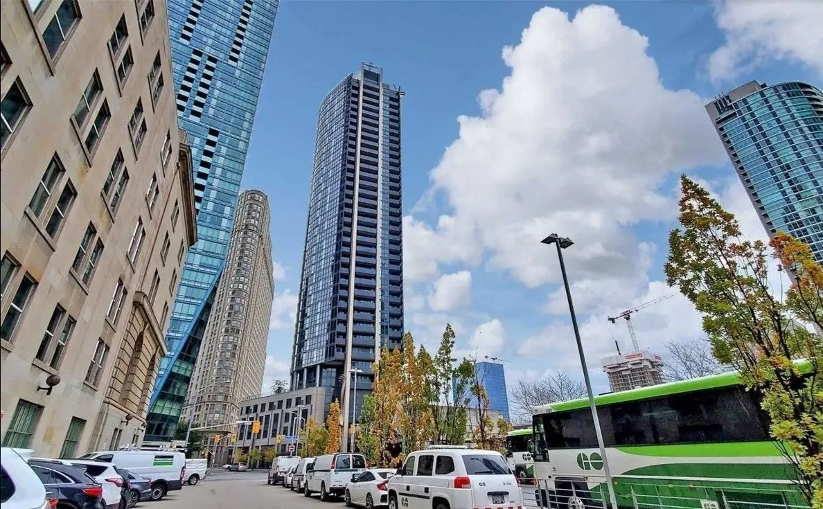 1 The Esplanade DR #2407, Toronto C08, ON M5E 0A8