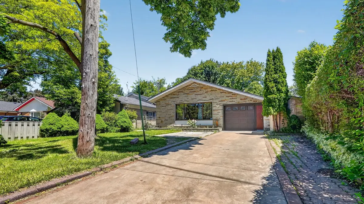 8 Bonnechere CRES, Toronto E09, ON M1K 4Y8