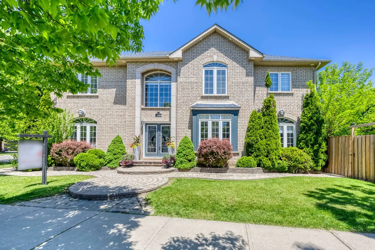 2389 Grand Oak TRL, Oakville, ON L6M 4V4