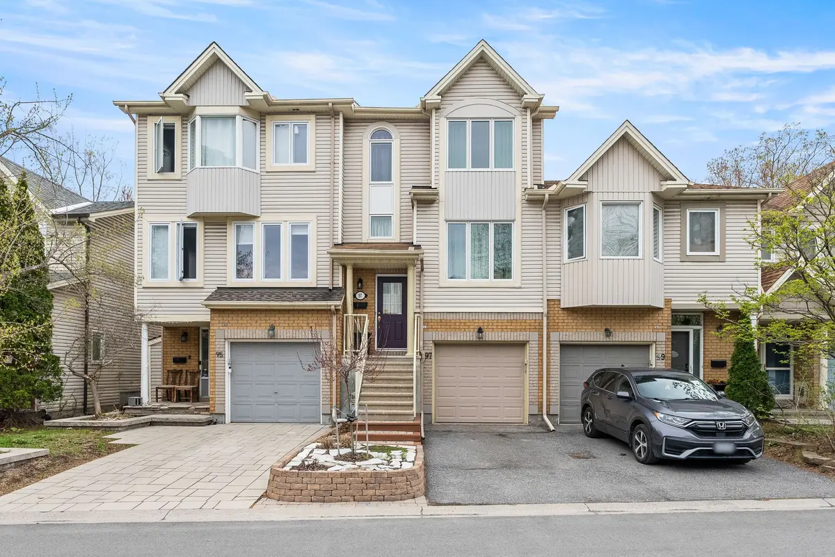 97 Corsica Private, Alta Vista And Area, ON K1G 5Y2