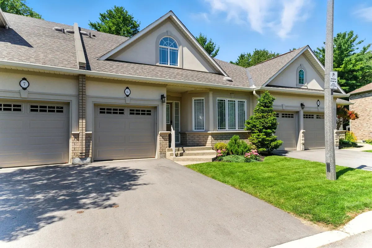 40 Wesleyan CT #6, Hamilton, ON L9G 5C7