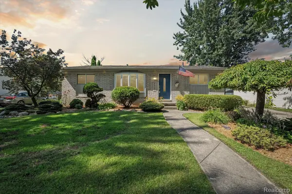 50293 PEGGY LN, Chesterfield Twp, MI 48047