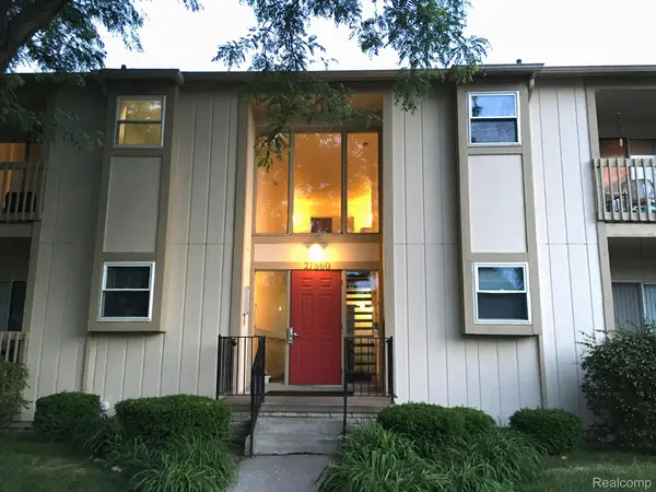 27860 BERRYWOOD LN #23, Farmington Hills, MI 48334