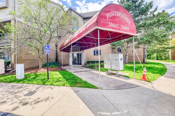 26653 W CARNEGIE PARK DR, Southfield, MI 48034