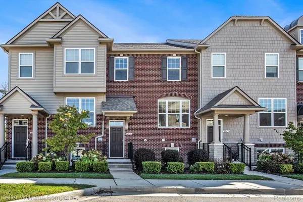 2841 HARTWICK DR, Rochester Hills, MI 48307