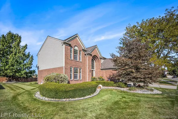 54775 ISLE ROYALE AVE, Macomb Twp, MI 48042