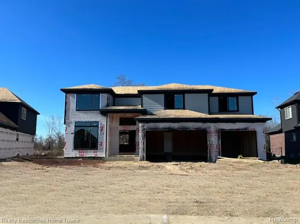 45623 SHOAL DR, Macomb Twp, MI 48044