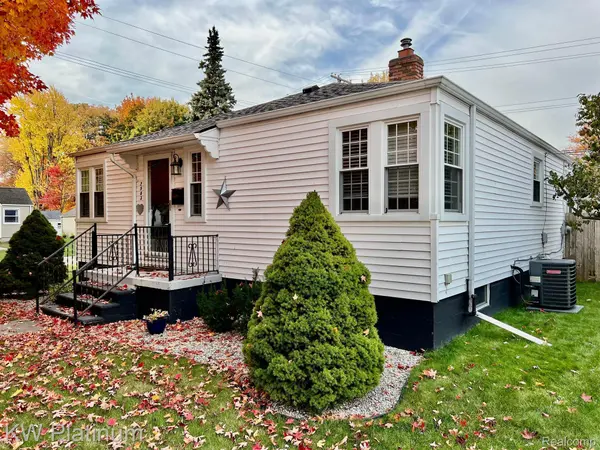 2903 COOPER AVE, Port Huron, MI 48060