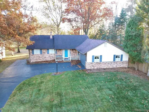 2641 HUCKLEBERRY LN, Port Huron Twp, MI 48060