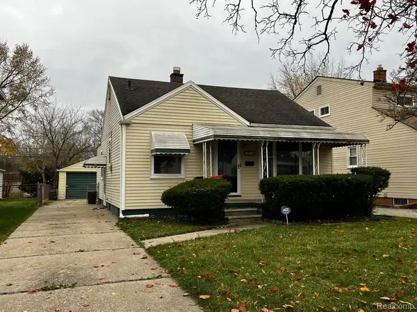 18730 WOODSIDE ST, Harper Woods, MI 48225