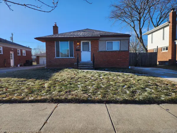 23130 BEVERLY ST, St. Clair Shores, MI 48082
