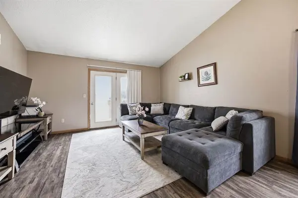 2152 10th St, Coralville, IA 52241