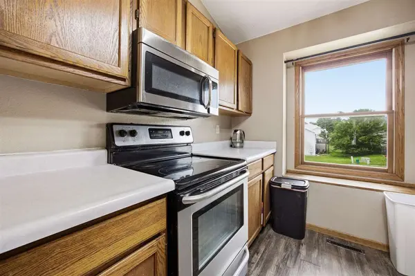 2152 10th St, Coralville, IA 52241