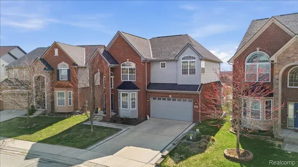 4930 E Stonegate CIR, Orion Charter Township, MI 48359