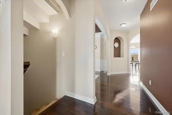 4930 E Stonegate CIR, Orion Charter Township, MI 48359