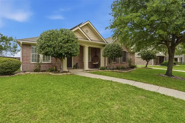 5605 Southern Hills Drive, North Richland Hills, TX 76180