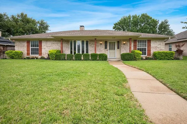 319 High Brook Drive,  Richardson,  TX 75080