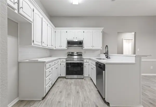 304 Moore Creek Road #300, Hurst, TX 76053