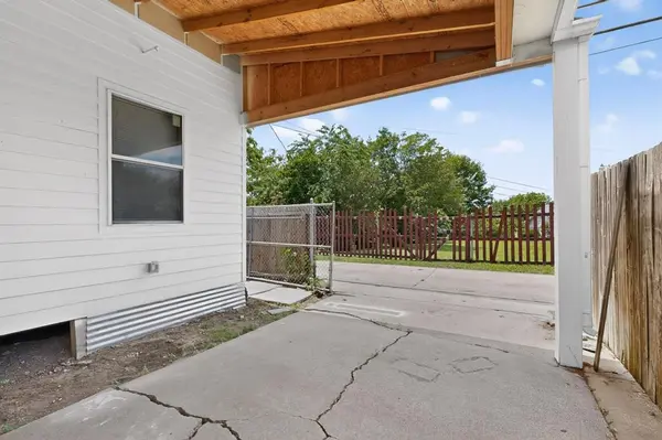 1305-A NW 14th Street, Grand Prairie, TX 75050