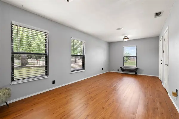 204 E Avenue D, Garland, TX 75040