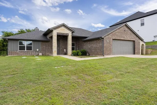 2123 Christine Drive, Granbury, TX 76048