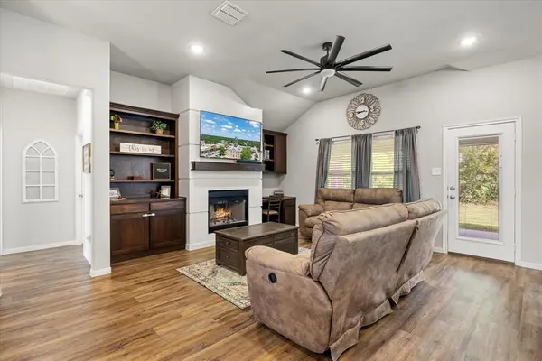 2123 Christine Drive, Granbury, TX 76048