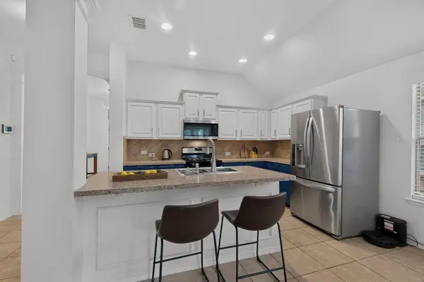 905 Lake Grove Drive, Little Elm, TX 75068