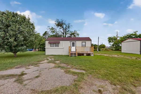 1661 E 2nd Street, Cleburne, TX 76031