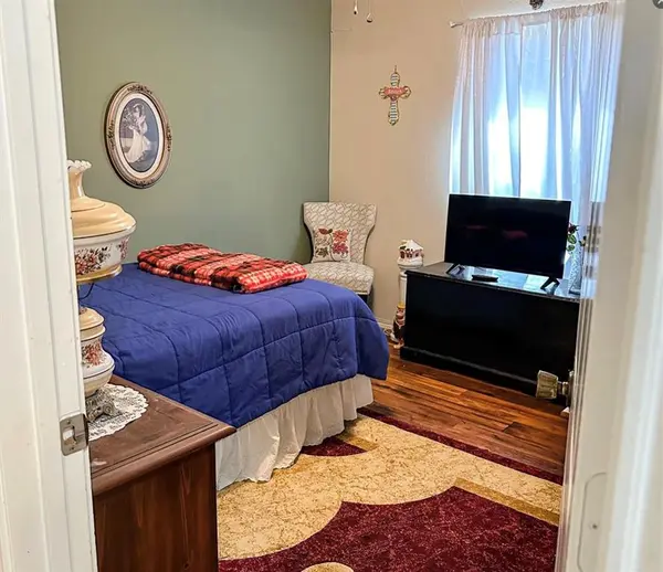 1324 N Creek Drive, Saginaw, TX 76179