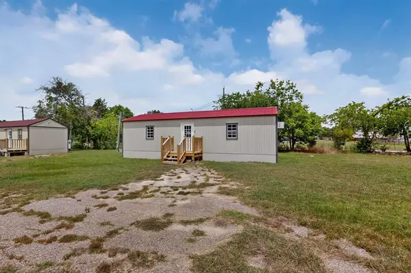1657 E 2nd Street, Cleburne, TX 76031