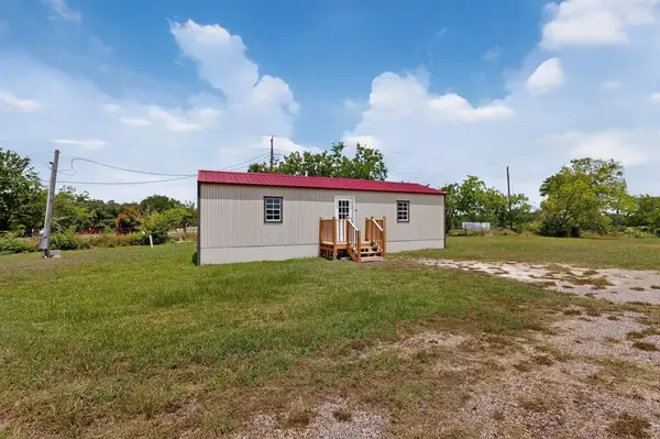 1657 E 2nd Street, Cleburne, TX 76031