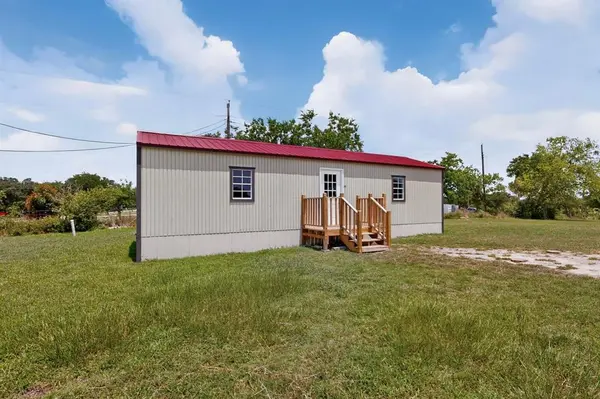 1657 E 2nd Street, Cleburne, TX 76031