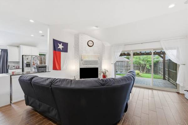 1614 Sunswept Terrace, Lewisville, TX 75077