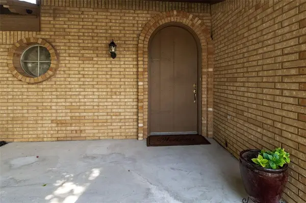 1710 Park Hill Drive, Arlington, TX 76012