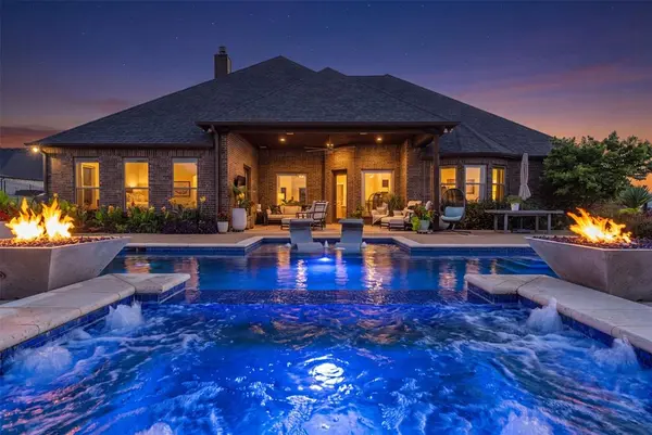 12109 Bella Brezza Drive, Fort Worth, TX 76126