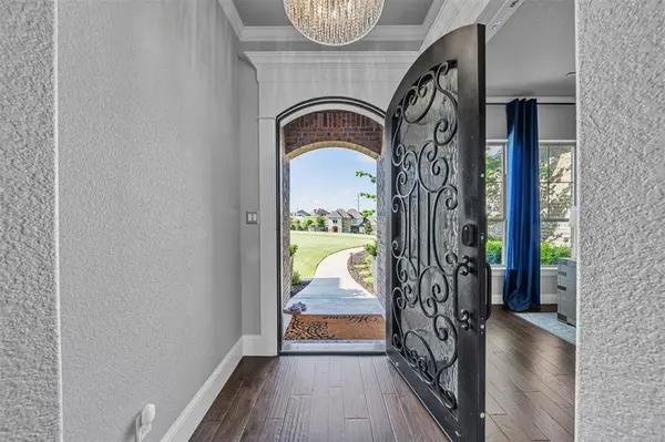 12109 Bella Brezza Drive, Fort Worth, TX 76126