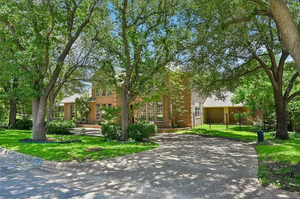 2312 Stonegate Circle, Denton, TX 76205