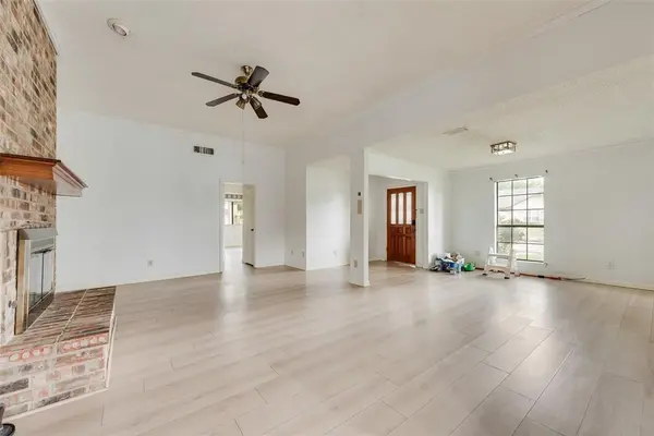 2623 Fallcreek Drive, Carrollton, TX 75006