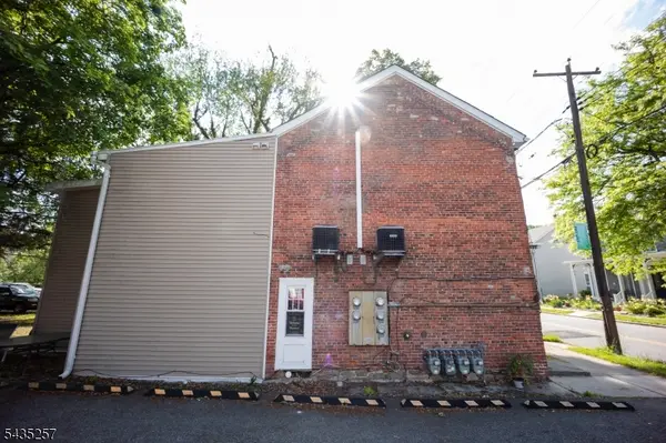 332 Water St, Belvidere Twp., NJ 07823