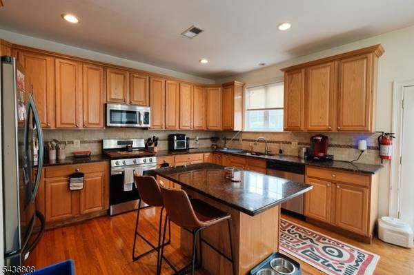 431 E 7Th St, Plainfield City, NJ 07060