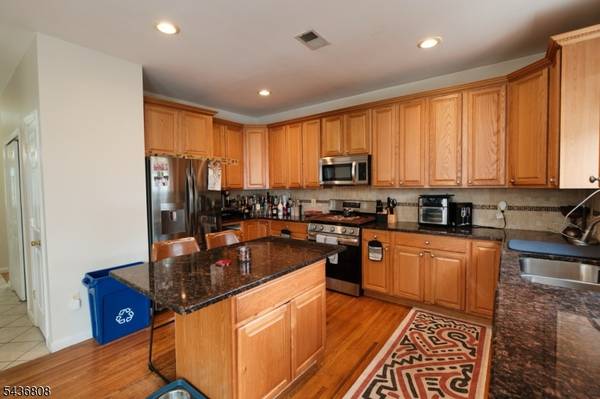 431 E 7Th St, Plainfield City, NJ 07060
