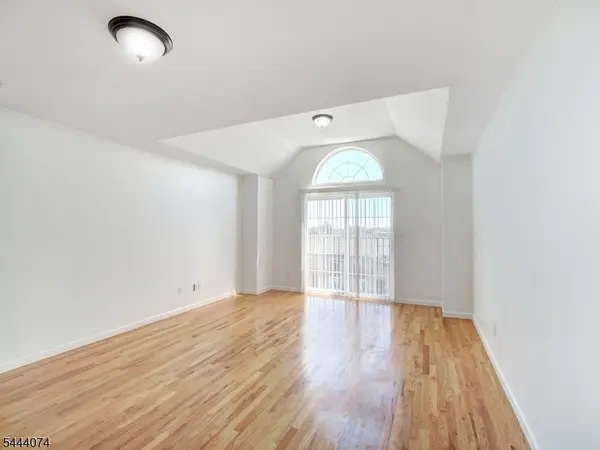 627 Hunterdon St, Newark City, NJ 07108