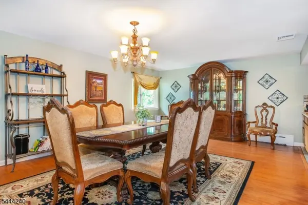 15 Absecon Rd, Parsippany-troy Hills Twp., NJ 07054